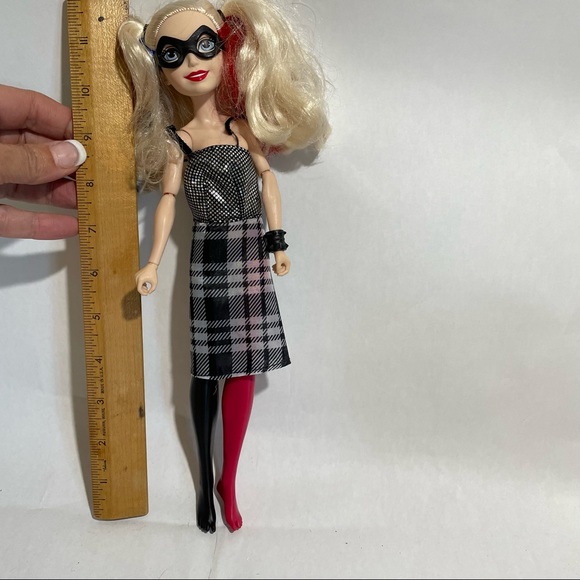 Harley Quinn Barbie doll DC Mattel - Picture 4 of 7